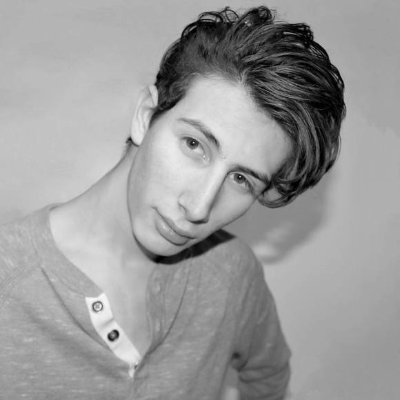 Meet your Posher, Dom - Picture 1 of 1